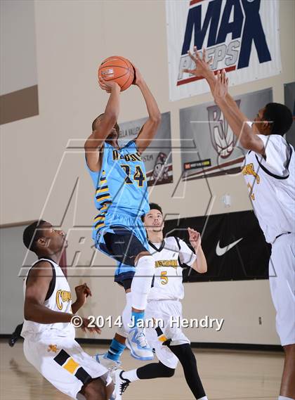 Thumbnail 1 in Los Osos vs Cabrillo (MaxPreps Holiday Classic) photogallery.