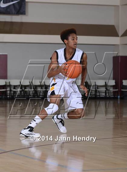 Thumbnail 2 in Los Osos vs Cabrillo (MaxPreps Holiday Classic) photogallery.