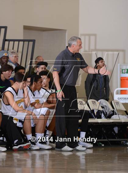 Thumbnail 3 in Los Osos vs Cabrillo (MaxPreps Holiday Classic) photogallery.