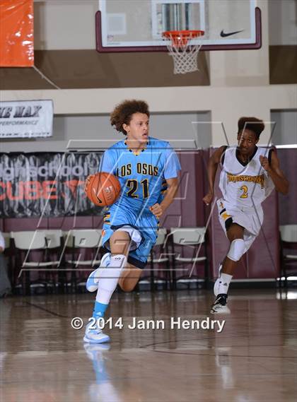 Thumbnail 2 in Los Osos vs Cabrillo (MaxPreps Holiday Classic) photogallery.