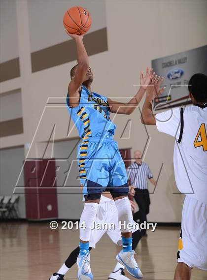 Thumbnail 3 in Los Osos vs Cabrillo (MaxPreps Holiday Classic) photogallery.