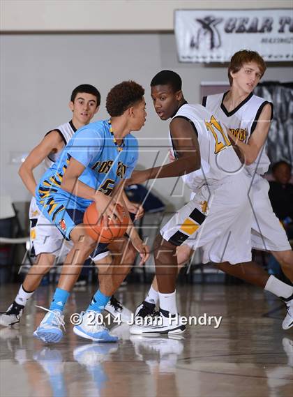 Thumbnail 3 in Los Osos vs Cabrillo (MaxPreps Holiday Classic) photogallery.