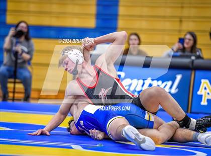Thumbnail 3 in Mountain Home vs West Plains (Bomber Tri Meet) photogallery.