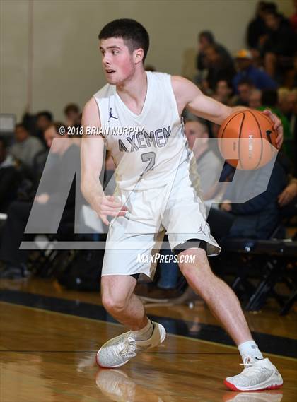 Thumbnail 2 in Mater Dei vs South Eugene (Les Schwab Invitational) photogallery.