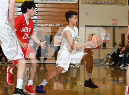 Thumbnail 2 in Mater Dei vs South Eugene (Les Schwab Invitational) photogallery.