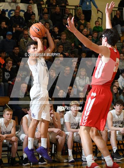 Thumbnail 3 in Mater Dei vs South Eugene (Les Schwab Invitational) photogallery.