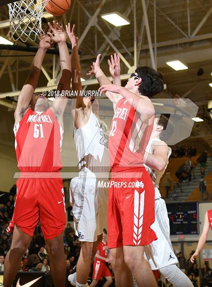 Thumbnail 1 in Mater Dei vs South Eugene (Les Schwab Invitational) photogallery.