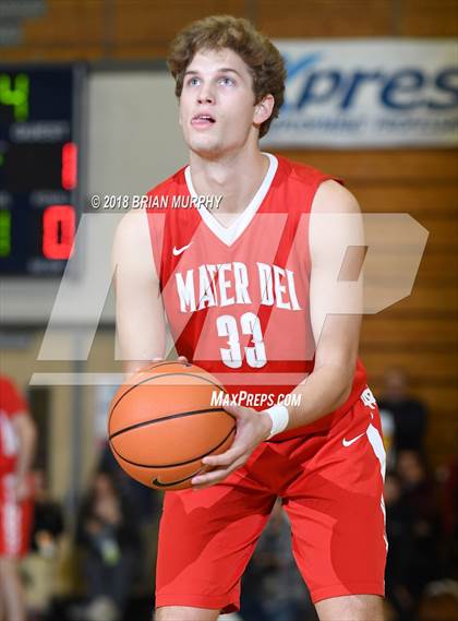 Thumbnail 1 in Mater Dei vs South Eugene (Les Schwab Invitational) photogallery.