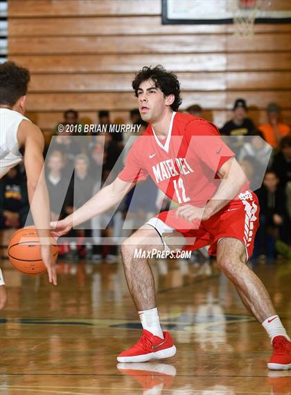 Thumbnail 3 in Mater Dei vs South Eugene (Les Schwab Invitational) photogallery.