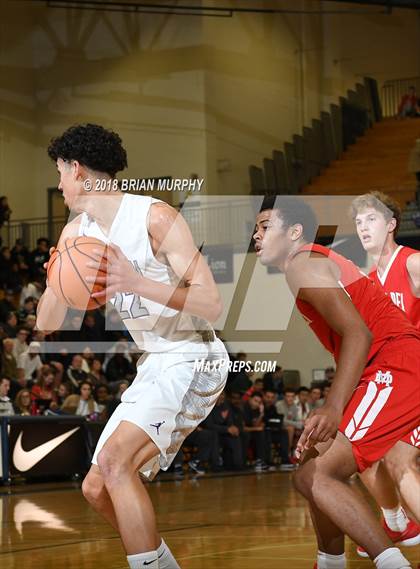 Thumbnail 2 in Mater Dei vs South Eugene (Les Schwab Invitational) photogallery.