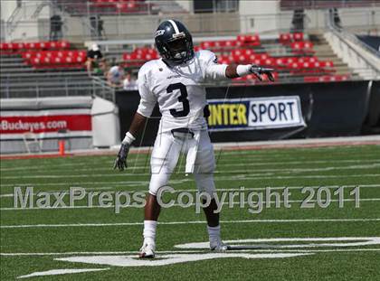 Thumbnail 3 in Dwyer vs. Glenville (Kirk Herbstreit National Kickoff Classic) photogallery.