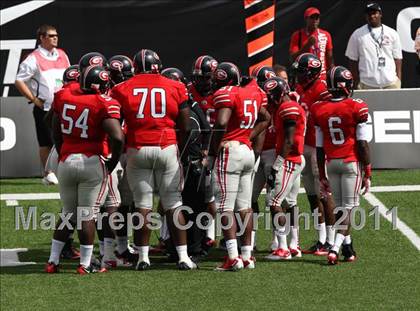 Thumbnail 3 in Dwyer vs. Glenville (Kirk Herbstreit National Kickoff Classic) photogallery.