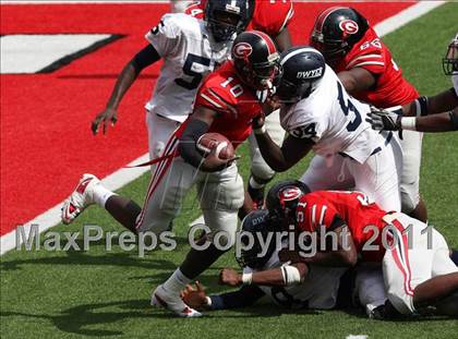 Thumbnail 2 in Dwyer vs. Glenville (Kirk Herbstreit National Kickoff Classic) photogallery.