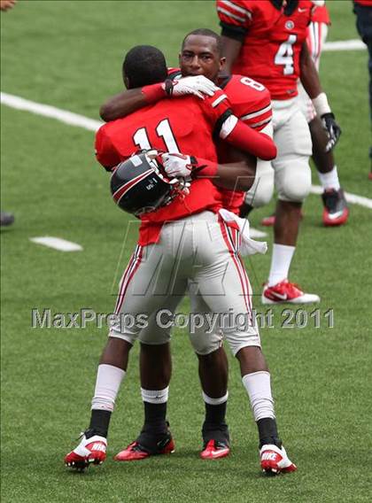 Thumbnail 2 in Dwyer vs. Glenville (Kirk Herbstreit National Kickoff Classic) photogallery.