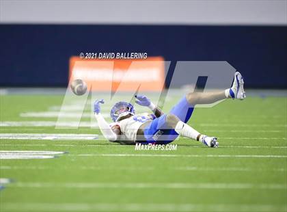 Thumbnail 3 in DeSoto vs. Duncanville (UIL 6A D1 Quarterfinals Playoff) photogallery.