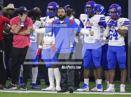 Thumbnail 2 in DeSoto vs. Duncanville (UIL 6A D1 Quarterfinals Playoff) photogallery.