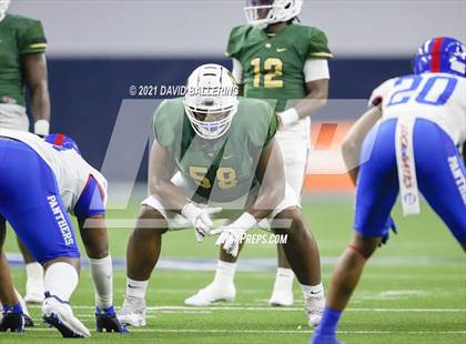 Thumbnail 2 in DeSoto vs. Duncanville (UIL 6A D1 Quarterfinals Playoff) photogallery.
