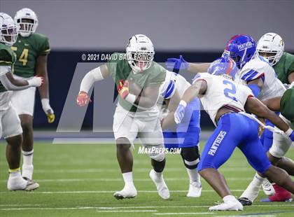 Thumbnail 1 in DeSoto vs. Duncanville (UIL 6A D1 Quarterfinals Playoff) photogallery.