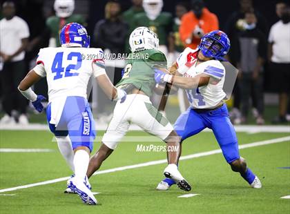 Thumbnail 2 in DeSoto vs. Duncanville (UIL 6A D1 Quarterfinals Playoff) photogallery.