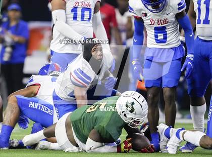 Thumbnail 1 in DeSoto vs. Duncanville (UIL 6A D1 Quarterfinals Playoff) photogallery.