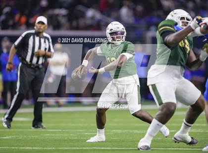 Thumbnail 2 in DeSoto vs. Duncanville (UIL 6A D1 Quarterfinals Playoff) photogallery.