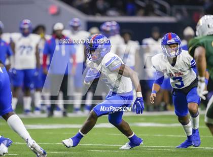 Thumbnail 1 in DeSoto vs. Duncanville (UIL 6A D1 Quarterfinals Playoff) photogallery.