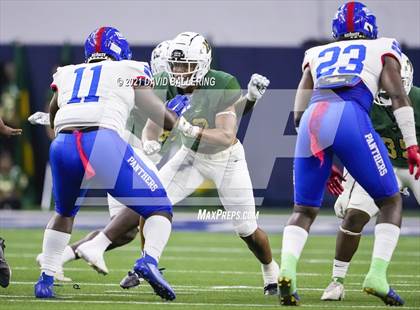 Thumbnail 2 in DeSoto vs. Duncanville (UIL 6A D1 Quarterfinals Playoff) photogallery.
