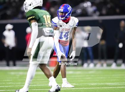 Thumbnail 1 in DeSoto vs. Duncanville (UIL 6A D1 Quarterfinals Playoff) photogallery.