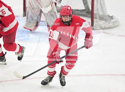 Thumbnail 1 in Greenwich vs. Fairfield Prep (CIAC DI Semifinal) photogallery.