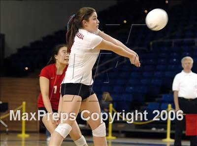 Thumbnail 2 in Castilleja vs. Bakersfield Christian (State D5 Final) photogallery.