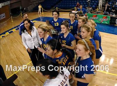 Thumbnail 3 in Castilleja vs. Bakersfield Christian (State D5 Final) photogallery.