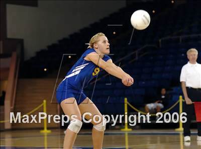 Thumbnail 2 in Castilleja vs. Bakersfield Christian (State D5 Final) photogallery.