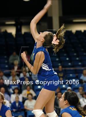Thumbnail 3 in Castilleja vs. Bakersfield Christian (State D5 Final) photogallery.