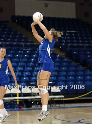 Thumbnail 1 in Castilleja vs. Bakersfield Christian (State D5 Final) photogallery.