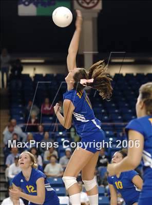 Thumbnail 1 in Castilleja vs. Bakersfield Christian (State D5 Final) photogallery.