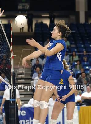 Thumbnail 3 in Castilleja vs. Bakersfield Christian (State D5 Final) photogallery.