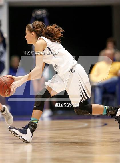 Thumbnail 1 in Harlan vs Monroe County photogallery.