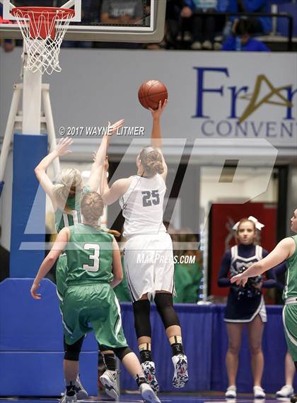 Thumbnail 3 in Harlan vs Monroe County photogallery.