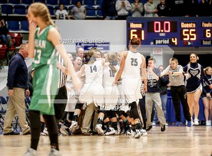 Thumbnail 3 in Harlan vs Monroe County photogallery.