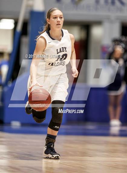 Thumbnail 3 in Harlan vs Monroe County photogallery.