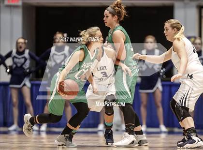 Thumbnail 1 in Harlan vs Monroe County photogallery.
