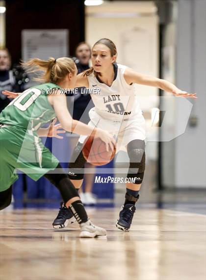 Thumbnail 2 in Harlan vs Monroe County photogallery.
