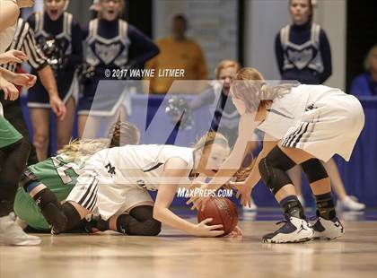 Thumbnail 1 in Harlan vs Monroe County photogallery.