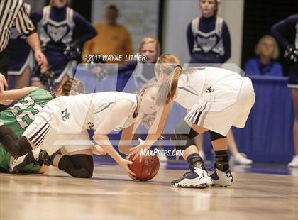 Thumbnail 2 in Harlan vs Monroe County photogallery.
