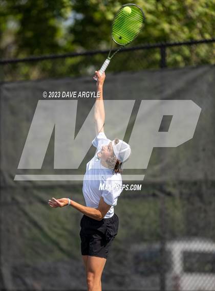 Thumbnail 3 in UHSAA 6A Semifinals photogallery.