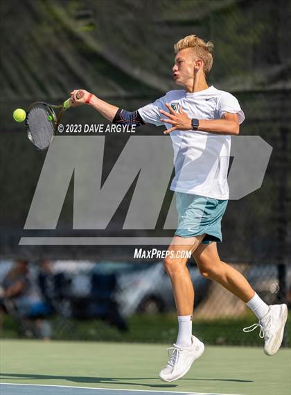 Thumbnail 2 in UHSAA 6A Semifinals photogallery.