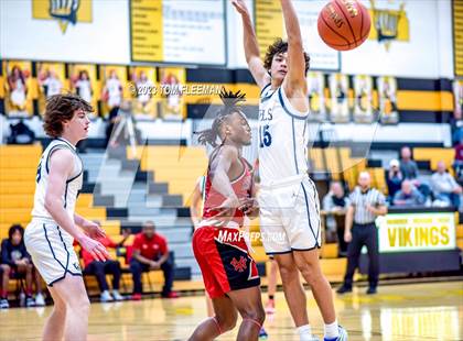 Thumbnail 1 in Olathe West vs Wyandotte (West Varsity Boy's Tournament) photogallery.