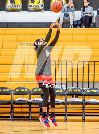 Thumbnail 1 in Olathe West vs Wyandotte (West Varsity Boy's Tournament) photogallery.