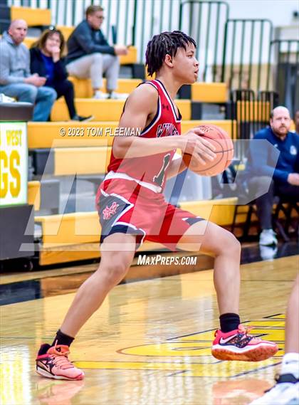 Thumbnail 2 in Olathe West vs Wyandotte (West Varsity Boy's Tournament) photogallery.