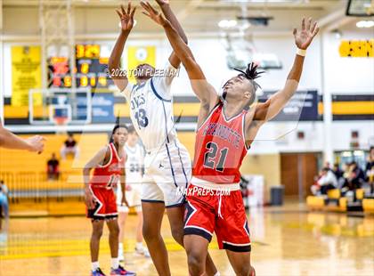 Thumbnail 3 in Olathe West vs Wyandotte (West Varsity Boy's Tournament) photogallery.